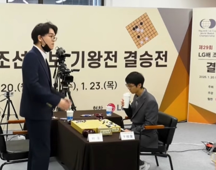 韩媒：韩国围棋协会计划开会，研究“死子放入棋盒盖”规则